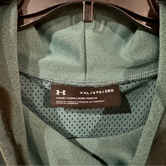 Under Armour Featherweight Fleece Sleeveless Funnel Neck - Picture 6 of 9